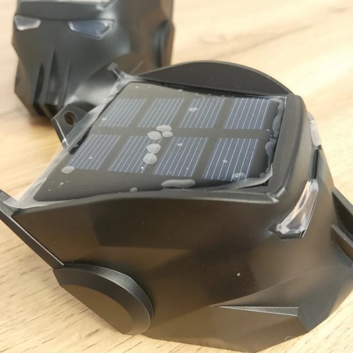 Отпугиватель животных Solar Repeller With Flashing c мигающей подсветкой 2 шт Отпугиватель животных Solar Repeller With Flashing c мигающей подсветкой 2 шт